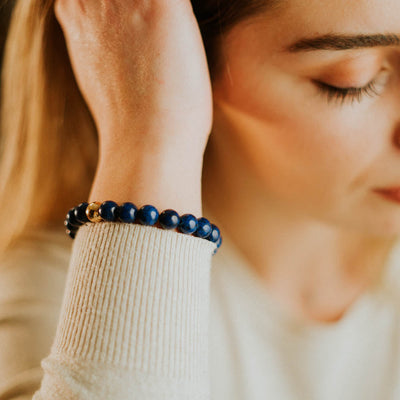 Add a dash of color to your outfit with this beautiful lapiz lazuli bracelet from Aura Love Yourself.